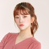 Tsuki Billlie sempat viral karena begitu ekspresif saat tampil di panggung. Kecantikan personel asal Jepang itu pun mencuri hati banyak netizen Korea. Foto: Instagram