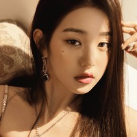 Bila Jennie BLACKPINK dinobatkan sebagai It Girl generasi 3, Jang Wonyoung IVE merupakan It Girl dari generasi 4. Dia dinilai memancarkan vibe Crazy Rich Korea. Foto: Instagram