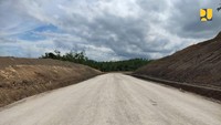 Pembangunan jalan lingkar Sepaku segmen 1 sepanjang 0,75 kilometer, lalu pembangunan jalan lingkar Sepaku segmen 2 sepanjang 1,04 kilometer, dan pembangunan jalan lingkar Sepaku segmen 3, panjangnya 1,12 kilometer. Foto: Dok. Kementerian PUPR