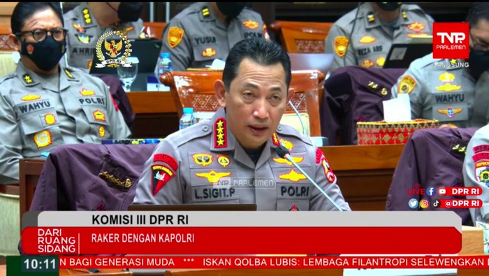 Kapolri Jenderal Listyo Sigit Prabowo saat rapat dengar pendapat dengan Komisi III DPR terkait kasus Ferdy Sambo