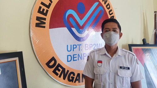 Kepala Balai Pelayanan Perlindungan Pekerjaan Migran Indonesia (BP3MI) Denpasar Bali, Anak Agung Gde Indra Hardiawan (38), ketika ditemui detikBali pada Rabu (24/8/2022) di UPT BP2MI Denpasar Bali
