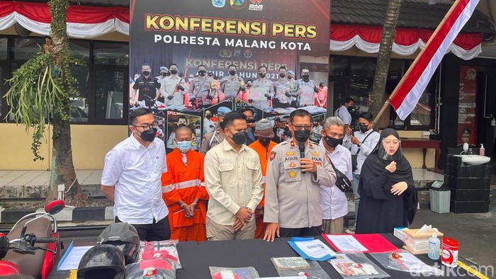 Konferensi pers kasus togel online dan gelar tersangka di Polres Malang Kota