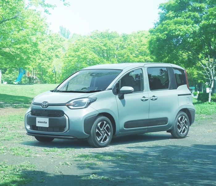 New Toyota Sienta