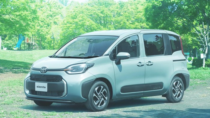 New Toyota Sienta