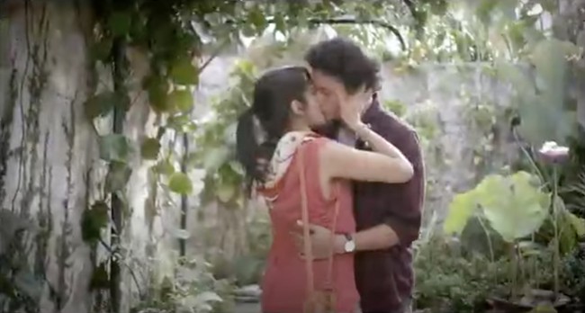 Di tahun 2016 sekuel film AADC kembali dirilis. Masih sama seperti yang pertama, film AADC 2 dibintangi oleh Nicholas Saputra dan Dian Sastrowardoyo. Dalam film AADC 2 Nicholas yang memerankan karakter Rangga dan Dian sebagai Cinta juga kembali beradegan ciuman mesra. Foto: YouTube/SS Land Channel