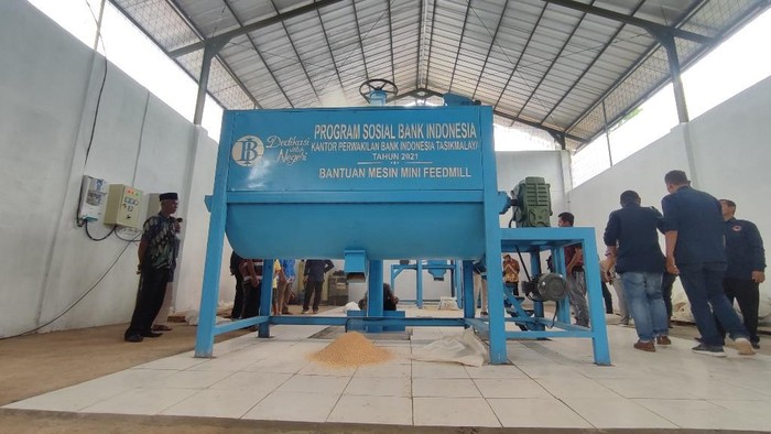 Pabrik pakan ayam di Ciamis yang baru diresmikan.