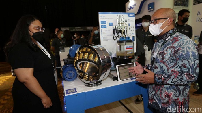 Pameran Industri 4.0 Ajang Ekosistem Industri Pameran industri 4.0 digelar di Bidakara, Jakarta. Pameran ini menampilkan lebih dari 850 produk dan solusi teknologi serta informasi terkait industri 4.0.