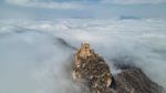 7 Foto Lanskap Ini Hadirkan Sisi Lain China, Bak Negeri di Atas Awan