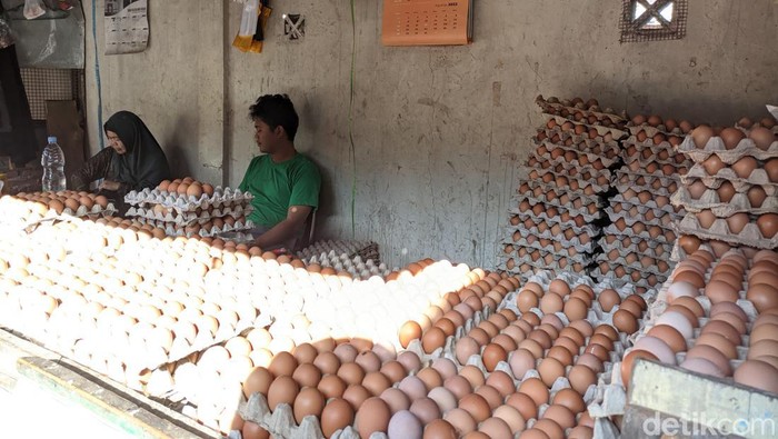 Pedagang telur di Makassar.