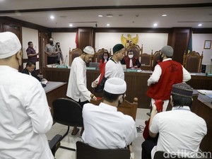 6 Pengeroyok Ade Armando Dituntut 2 Tahun Penjara