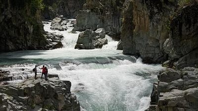 Pesona Menakjubkan Air Terjun Aharbal, Niagara dari Khasmir