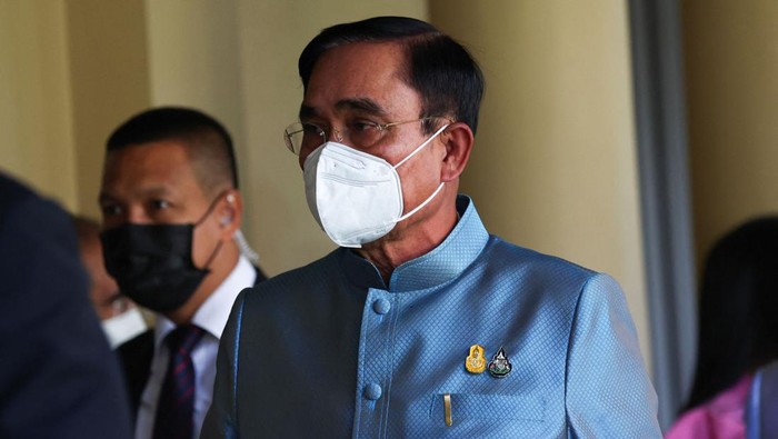 Thailand Prime Minister Prayuth Chan-ocha attends a weekly cabinet meeting ahead of a Constitutional Court decision on when his eight-year PM terms ends at the Government House in Bangkok, Thailand, August 23, 2022. REUTERS/Athit Perawongmetha