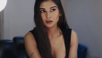 Penampilan seksi Sakshi Pradhan di serial ini jadi salah satu daya tarik tersendiri. Dok. Ist