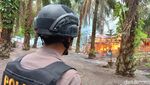 Momen Polisi Bongkar-Hancurkan Lapak Judi dan Narkoba Sambo Sumut