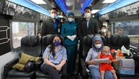 Nagita Slavina juga tampak menaiki kereta api. Foto: Dok. KAI