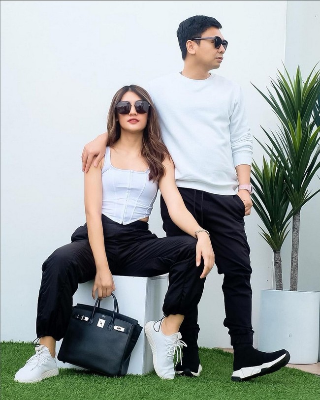 Raditya Dika merupakan satu-satunya orang Indonesia yang berada di daftar ini. Seperti dirilis Hopper HQ, ayah dua anak ini mempunyai tarif podting mencapai USD 122 ribu atau sekitar Rp 1,8 miliar. Foto: Instagram/@raditya_dika