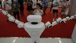 Robot-robot Canggih Mejeng di Pameran Dunia