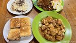 Ngemil Roti Bakar Wiwied Aneka Topping yang Legendaris Lezatnya