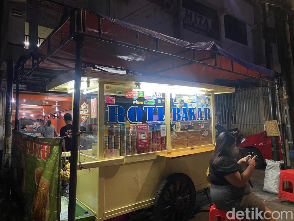 Roti Bakar Wiwied : Roti Bakar Legendaris Tongkrongan Anak Jaksel