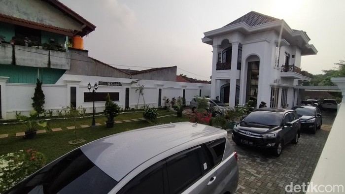 Rumah Rektor Unila yang digeledah KPK