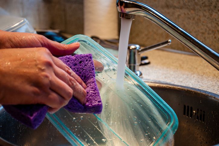 Sarang Kotoran! 5 Alat Dapur Ini Perlu Dibersihkan dan Diganti Rutin.
