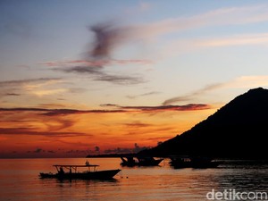 Senja Terbaik Bunaken, Ada di Pantai Liang, Fix No Debat!