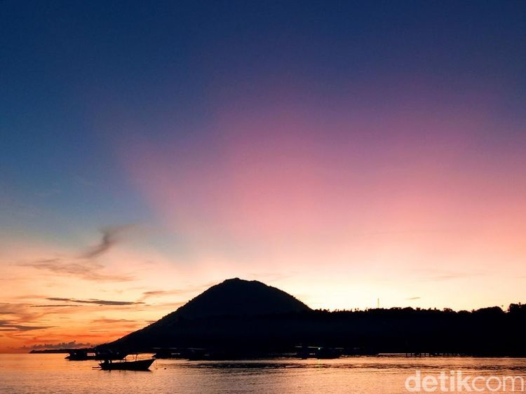 Senja di Bunaken, Indah Pake Banget!