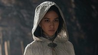 Sonoya Mizuno berperan sebagai Mysaria, seorang pekerja di rumah pelacuran yang mencuri hati Daemon Targaryen (Matt Smith). Dok. Instagram