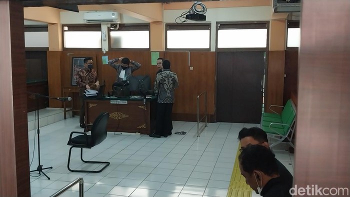 Tim penasihat hukum bos SPI bersiap sidang