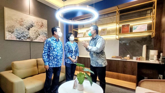 Lounge khusus Peserta Mandiri Inhealth hadir di RS EMC Tangerang. Lounge disiapkan dengan tujuan memberikan layanan VIP bagi seluruh peserta Mandiri Inhealth yang melakukan pelayanan di RS EMC Tangerang.
