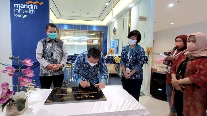 Lounge khusus Peserta Mandiri Inhealth hadir di RS EMC Tangerang. Lounge disiapkan dengan tujuan memberikan layanan VIP bagi seluruh peserta Mandiri Inhealth yang melakukan pelayanan di RS EMC Tangerang.