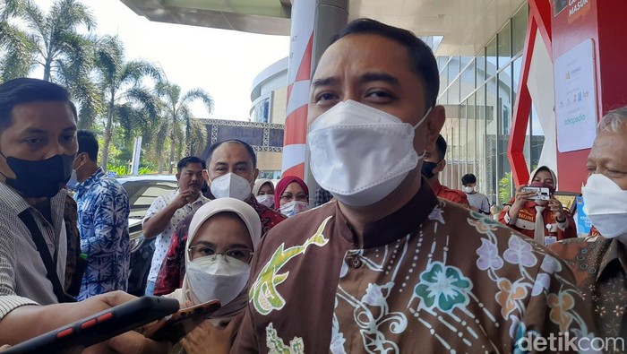 wali kota surabaya eri cahyadi