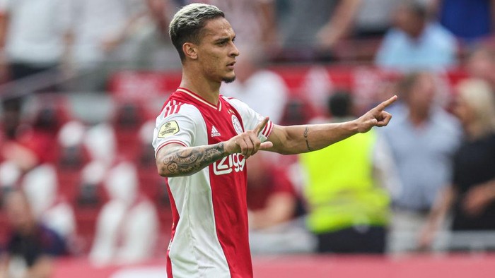 AMSTERDAM, NETHERLANDS - AUGUST 14: Antony of Ajax celebrates the second goal during the Dutch Eredivisie match between Ajax and FC Groningen at Johan Cruijff Arena on August 14, 2022 in Amsterdam, Netherlands (Photo by Peter Lous/BSR Agency/Getty Images)