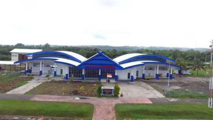 Bandara H Aroeppala Selayar