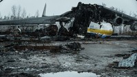 Enam bulan sejak Rusia melancarkan apa yang diharapkan sebagai invasi kilat, perang di Ukraina kini mengeras menjadi konflik berkepanjangan tanpa harapan bisa berakhir dalam waktu dekat. Serhii Mykhalchuk/Global Images Ukraine via Getty Images.