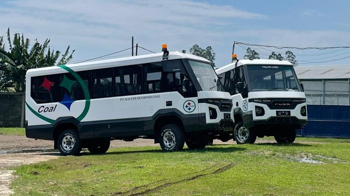 Bus pertambangan buatan Trijaya Union