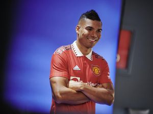 Latihan Perdana Casemiro di MU: Langsung Ngolongin Varane!