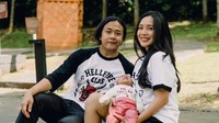Ibu satu anak tersebut mengaku sedang mempersiapkan diri untuk menghadapi fase COLIC yang dialami putrinya. (Foto: instagram/dhea_ananda)