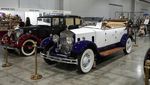 Gerebek Pameran Oldtimer,  Surganya Pencinta Mobil Klasik di Rusia