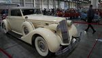 Gerebek Pameran Oldtimer,  Surganya Pencinta Mobil Klasik di Rusia