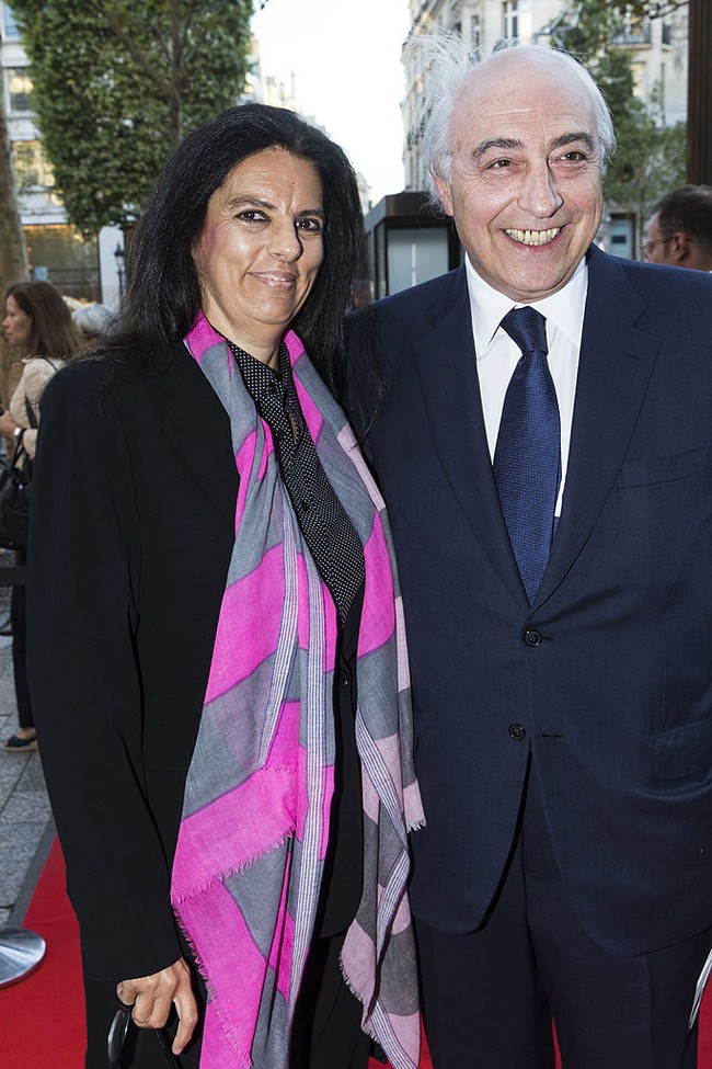 Menjadi wanita terkaya di dunia dengan kekayaan hingga ribuan triliun rupiah, Meyers dikenal filantropi. Dia, bersama dengan LOreal dan yayasan keluarga Bettencourt Meyers telah mendonasikan US$226 juta untuk memperbaiki katedral Notre Dame yang terbakar April 2019 lalu. Francoise Bettencourt Meyers menjabat sebagai presiden yayasan filantropi Bettencourt Schueller Foundation, di mana mereka mendanai sejumlah proyek ilmu sains, sosial, dan kesenian tradisional. Foto: Getty Images