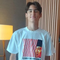 Sebelum upacara kemerdekaan Frederik Kiran sempat mengenakan kaus dengan wajah kakeknya dan pidato terkenalnya di PBB pada 1960.Foto: Instagram @kartikasoekarnofoundation