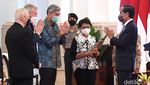 Gaya Jokowi Saat Bertemu 35 Bos Perusahaan AS di Istana