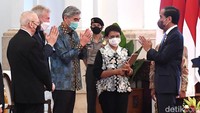 Pada pertemuan tersebut, Presiden juga mengundang para delegasi untuk menanamkan modal mereka dalam energi dan industri hijau yang saat ini menjadi perhatian pemerintah Indonesia. 