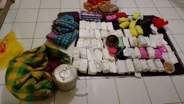 Hasil penipuan dukun pengganda uang di Sinjai yang berubah menjadi tisu.