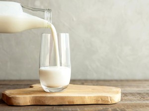 Viral Saran 2 Liter Susu Biar Anak Tinggi, Dokter Wanti-wanti Batasan dan Risikonya