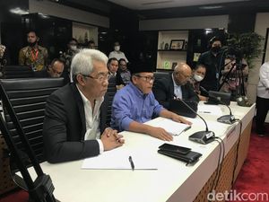 Cerita Ketua IPW Marah Ditelepon 2 Anggota DPR Percaya Skenario Awal Sambo