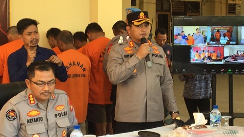 Kapolres Sumbawa AKBP Henri Novika Chandra jelaskan terkait dugaan adanya perjudian di arena pacuan kuda di Pulau Sumbawa, Kamis (25/8/2022).