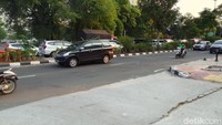 Kondisi Jl Danau Sunter Selatan setelah polisi tidur dibongkar, 25 Agustus 2022 sore. (Adrial Akbar/detikcom)
