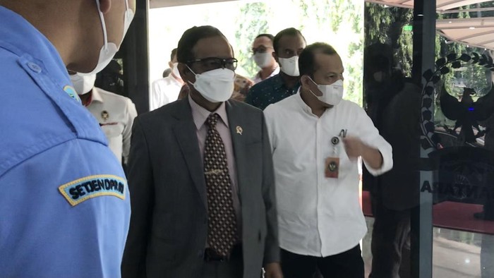 Mahfud Md tiba di MKD DPR